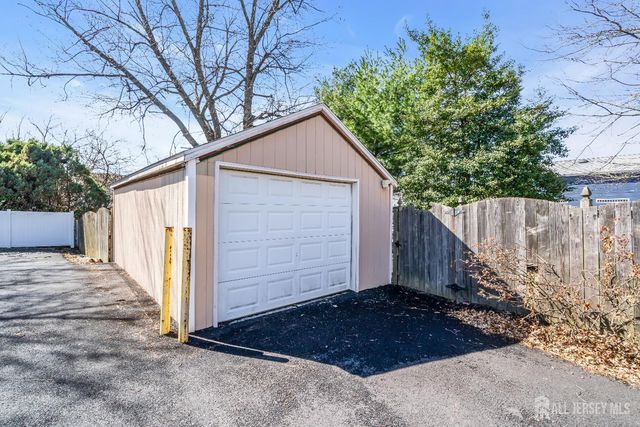 65 Green Street, Woodbridge Proper, NJ 07095