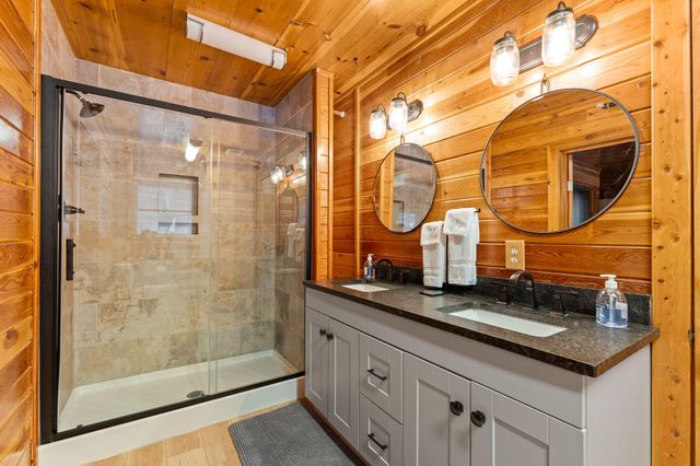 2935 State Highway 265, Hollister, MO 65672