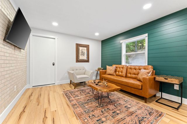 2935 State Highway 265, Hollister, MO 65672