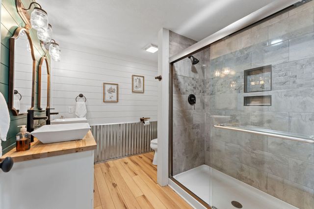 2935 State Highway 265, Hollister, MO 65672