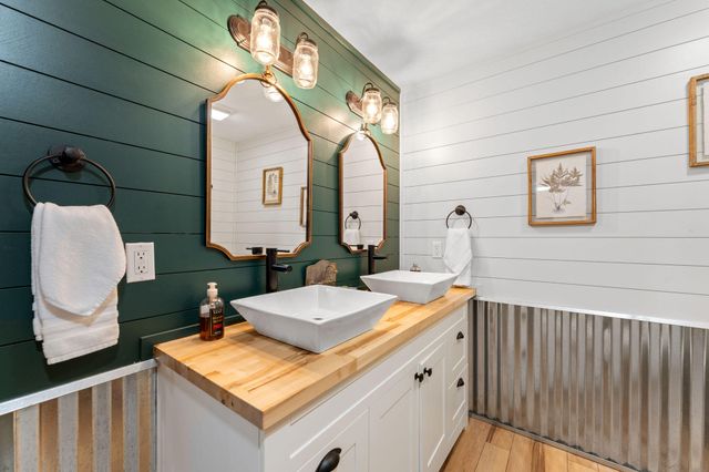 2935 State Highway 265, Hollister, MO 65672