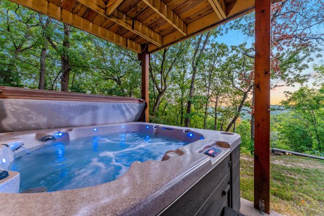 2935 State Highway 265, Hollister, MO 65672