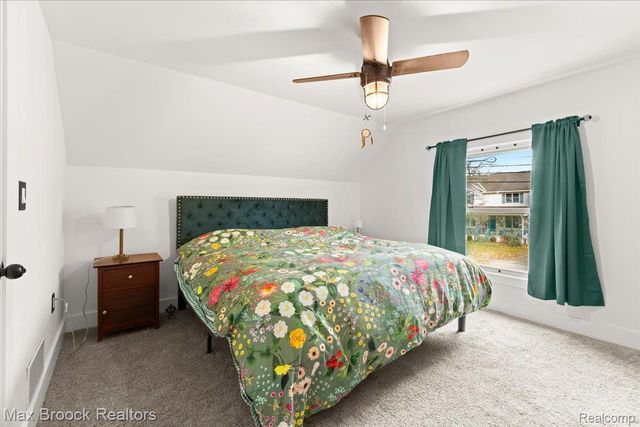 515 Clinton Street, Howell, MI 48843