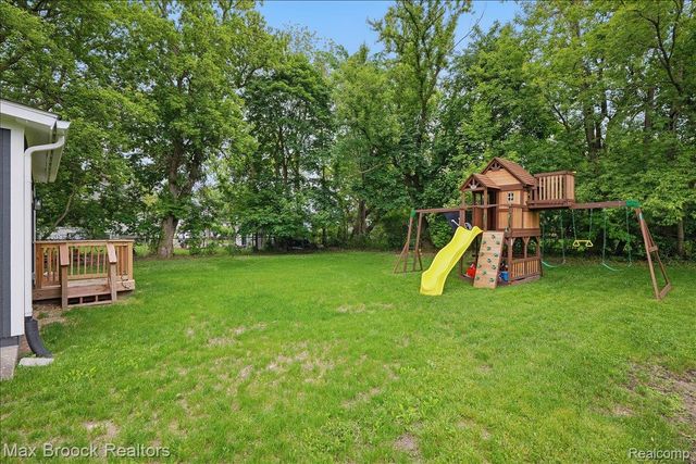 515 Clinton Street, Howell, MI 48843