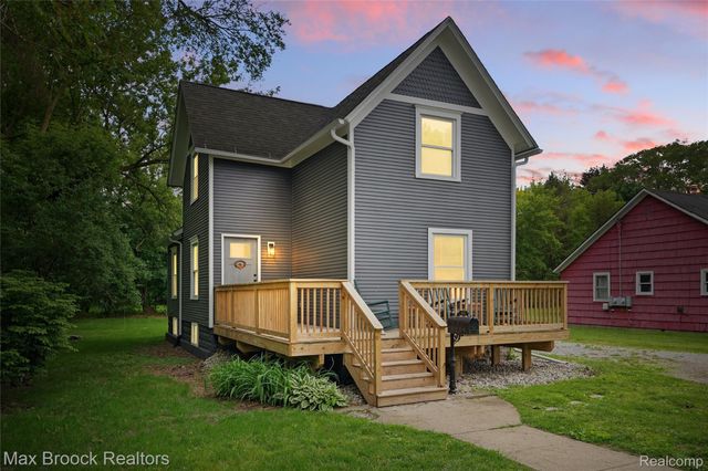 515 Clinton Street, Howell, MI 48843