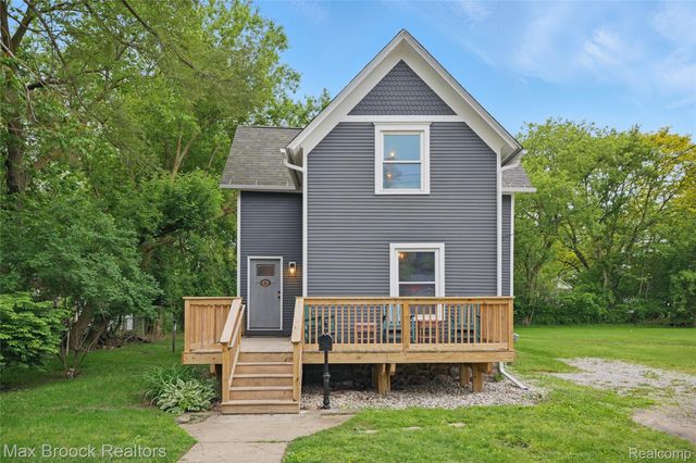 515 Clinton Street, Howell, MI 48843