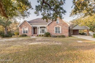 11827 River Estates Circle, Biloxi, MS 39532