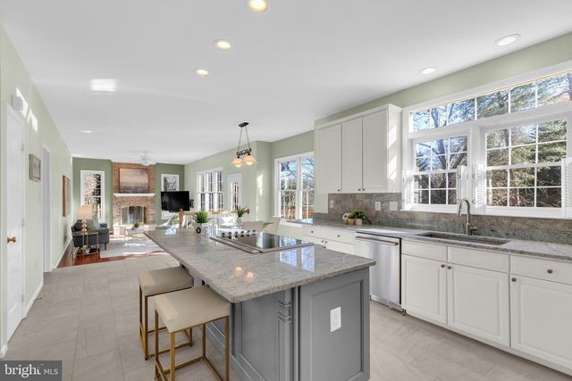 7726 OX RD, Fairfax Station, VA 22039