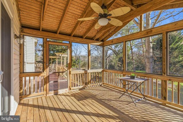 7726 OX RD, Fairfax Station, VA 22039