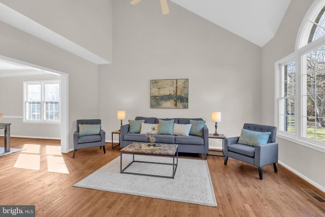 7726 OX RD, Fairfax Station, VA 22039