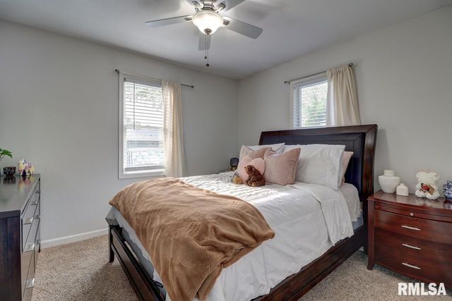 2410 BARKER Street, Clinton, IA 52732