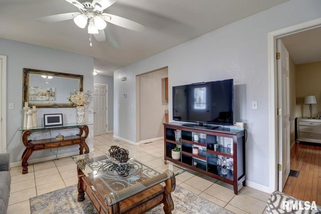 2410 BARKER Street, Clinton, IA 52732