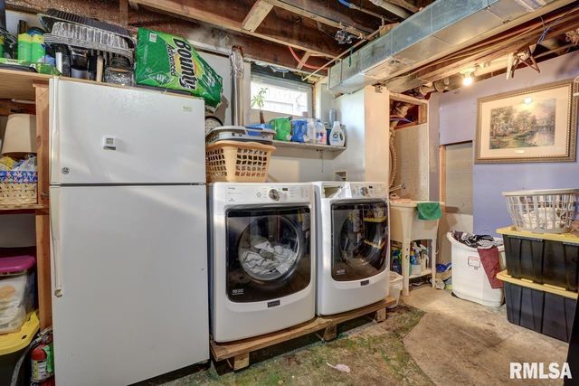 2410 BARKER Street, Clinton, IA 52732