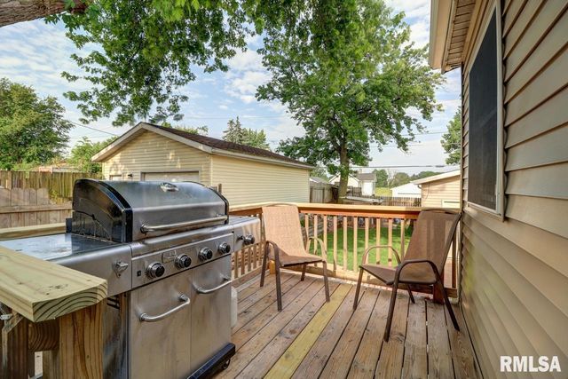 2410 BARKER Street, Clinton, IA 52732