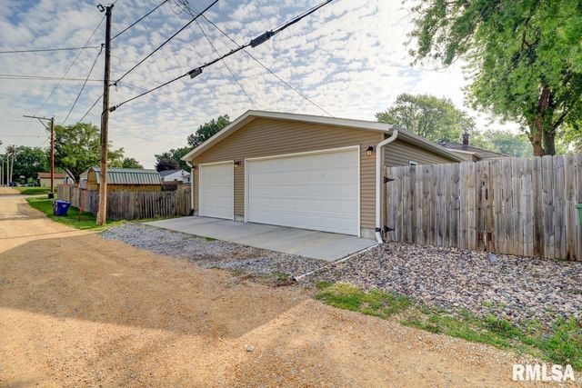 2410 BARKER Street, Clinton, IA 52732