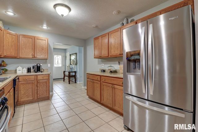 2410 BARKER Street, Clinton, IA 52732