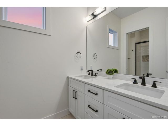 8230 W Tennessee Ct, Lakewood, CO 80226