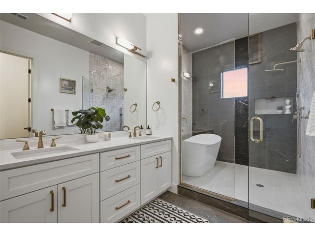 8230 W Tennessee Ct, Lakewood, CO 80226