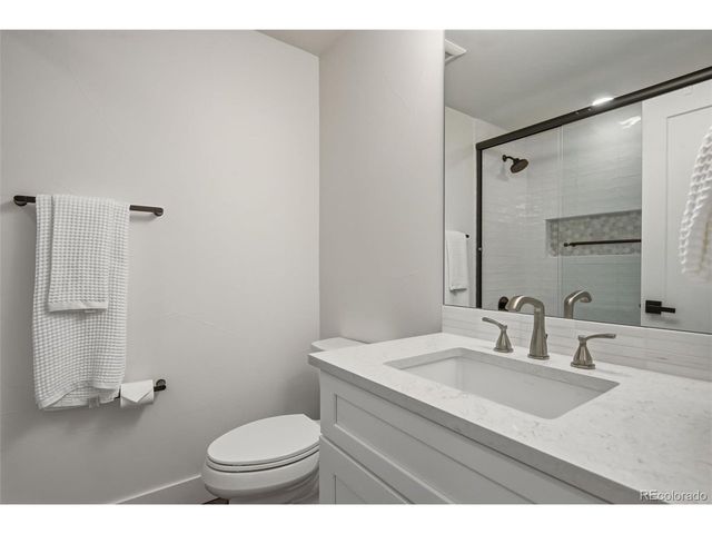 8230 W Tennessee Ct, Lakewood, CO 80226