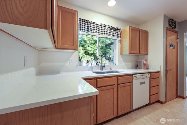 6925 E Filmore Street, Port Orchard, WA 98366