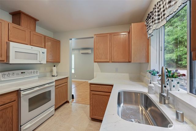 6925 E Filmore Street, Port Orchard, WA 98366