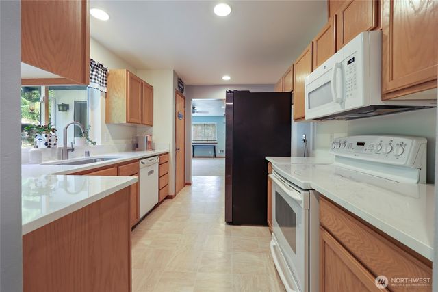 6925 E Filmore Street, Port Orchard, WA 98366