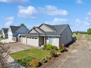 4722 ROYAL Dr, Albany, OR 97321
