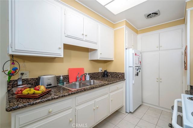 2220 E Via Mariposa East H, Laguna Woods, CA 92637