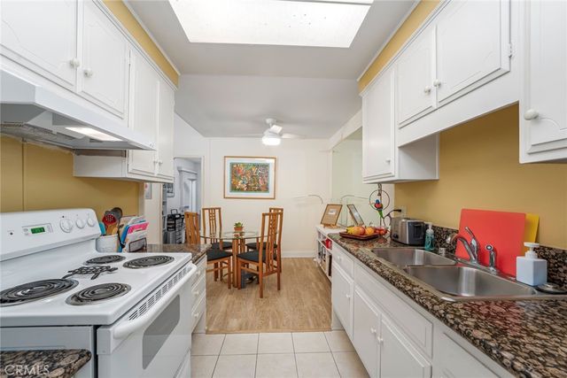 2220 E Via Mariposa East H, Laguna Woods, CA 92637