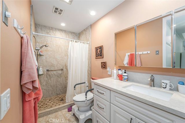 2220 E Via Mariposa East H, Laguna Woods, CA 92637