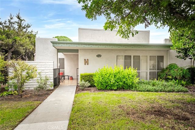 2220 E Via Mariposa East H, Laguna Woods, CA 92637