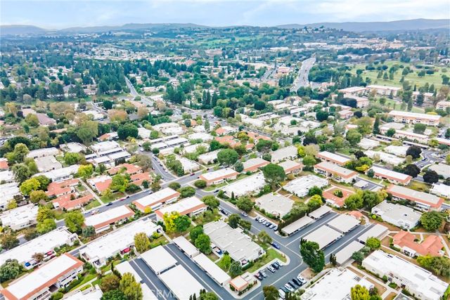 2220 E Via Mariposa East H, Laguna Woods, CA 92637