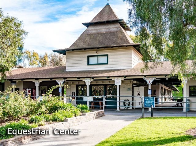 2220 E Via Mariposa East H, Laguna Woods, CA 92637