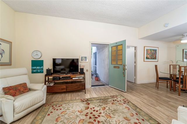2220 E Via Mariposa East H, Laguna Woods, CA 92637