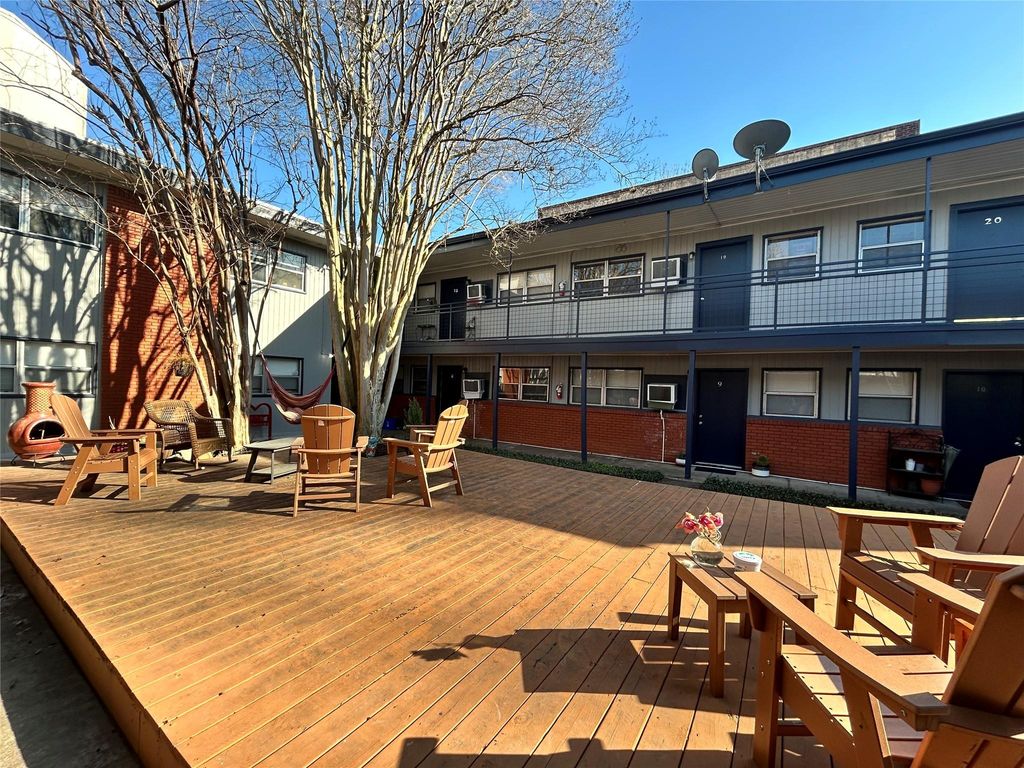 4207 Mt Vernon 13, Houston, TX 77006