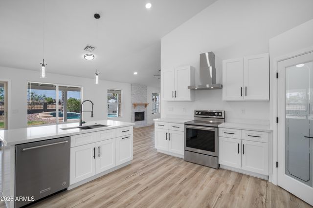 10129 W MARIPOSA Street, Phoenix, AZ 85037