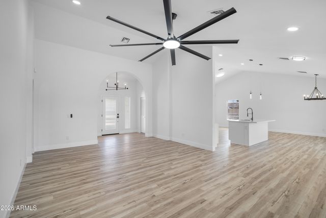 10129 W MARIPOSA Street, Phoenix, AZ 85037