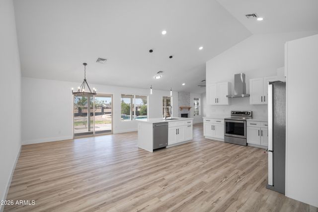 10129 W MARIPOSA Street, Phoenix, AZ 85037