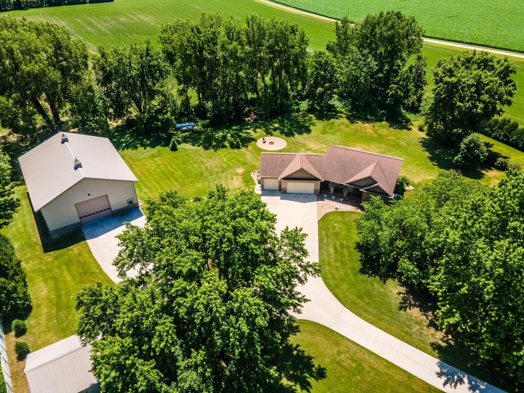 1322 Frontier Road SE, Salem Twp, MN 55920