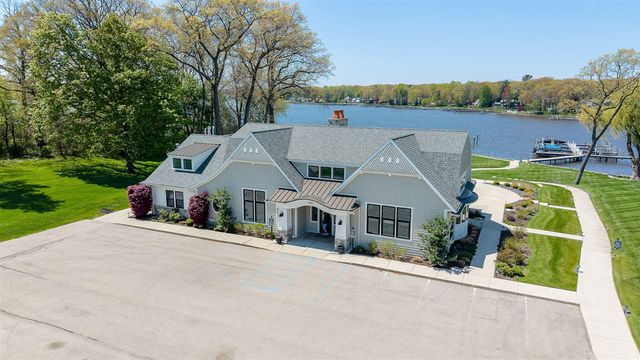 152 Jeans Meadow Court, Holland, MI 49424