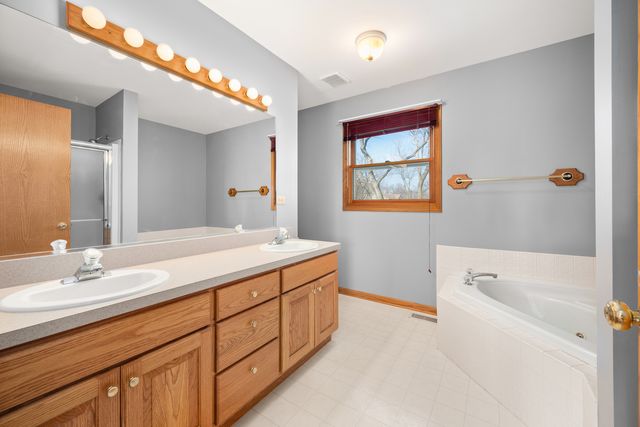 336 Panama Avenue, Hampshire, IL 60140