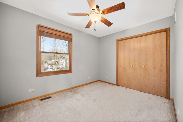 336 Panama Avenue, Hampshire, IL 60140