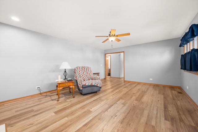 336 Panama Avenue, Hampshire, IL 60140