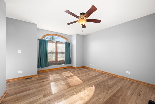 336 Panama Avenue, Hampshire, IL 60140