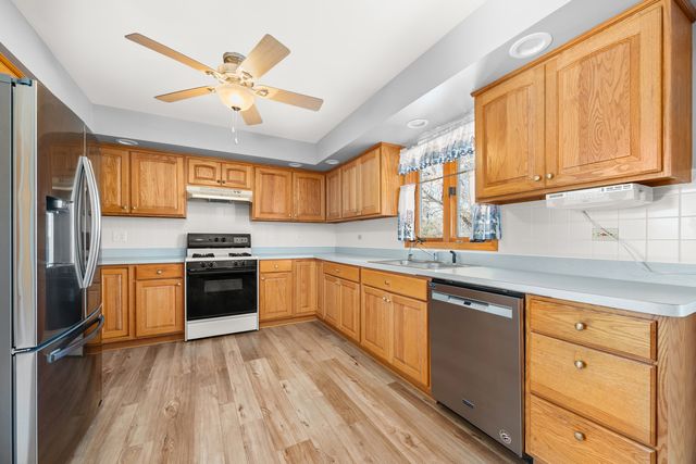 336 Panama Avenue, Hampshire, IL 60140