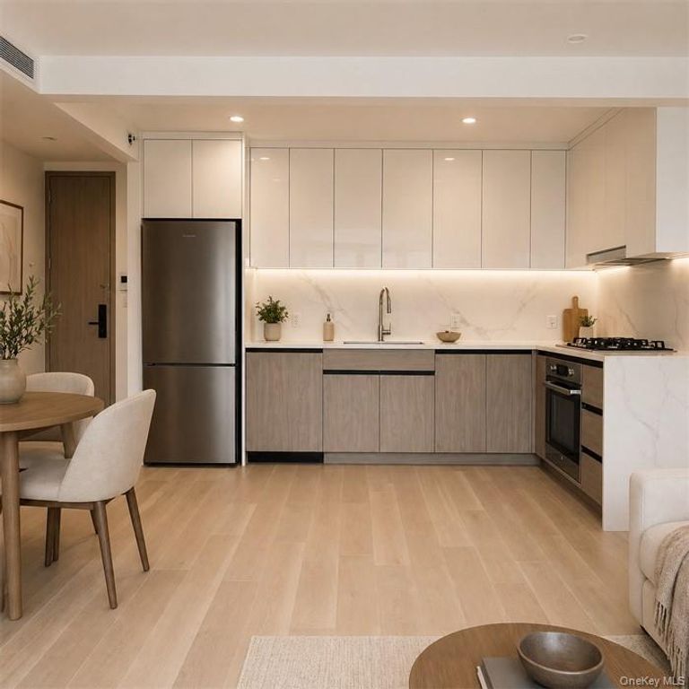 14449 Northern Boulevard 411, Flushing, NY 11354
