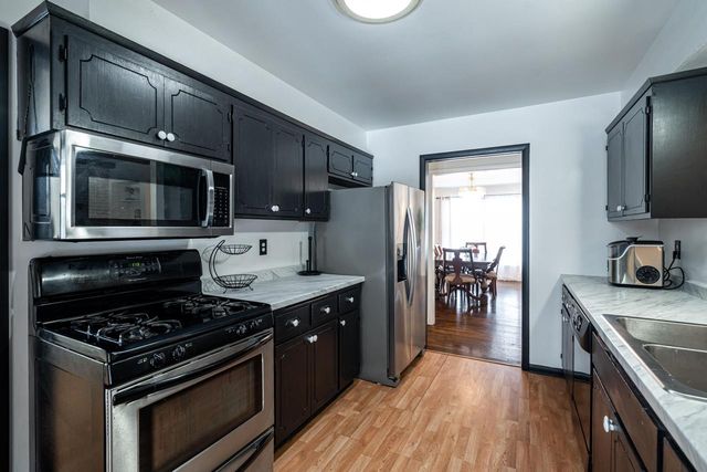 2434 S 118th STREET, West Allis, WI 53227