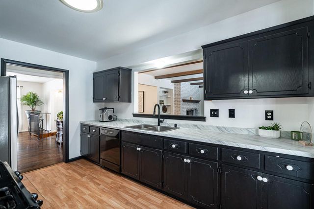 2434 S 118th STREET, West Allis, WI 53227