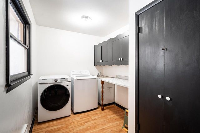 2434 S 118th STREET, West Allis, WI 53227