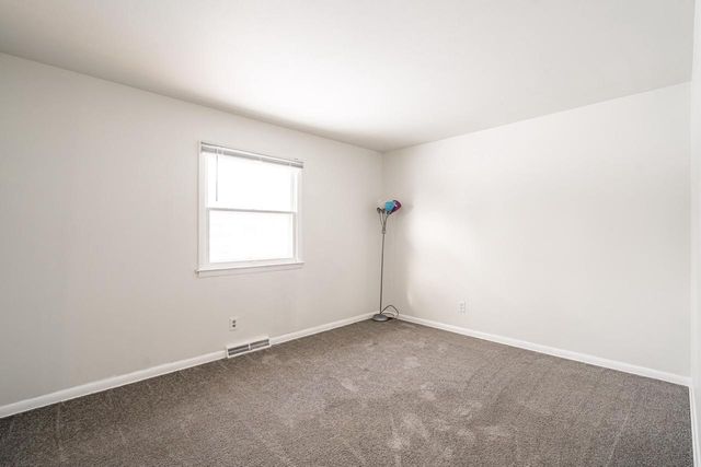 2434 S 118th STREET, West Allis, WI 53227